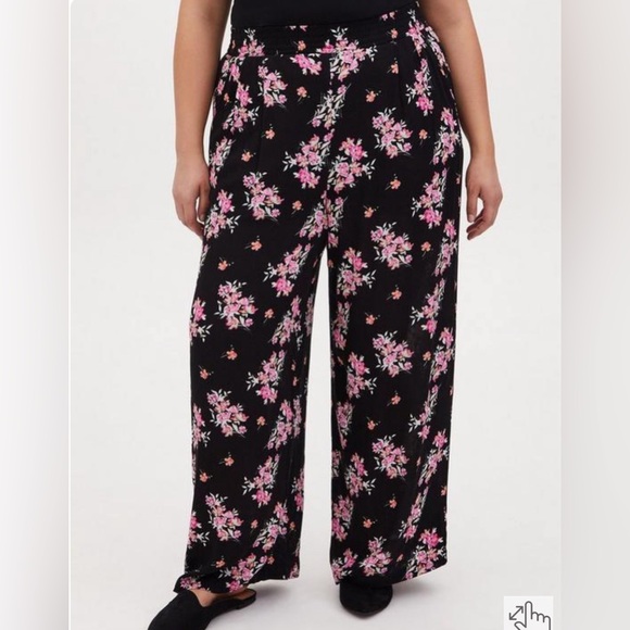 Torrid Pull on Floral Gauze Pants - Picture 2 of 7